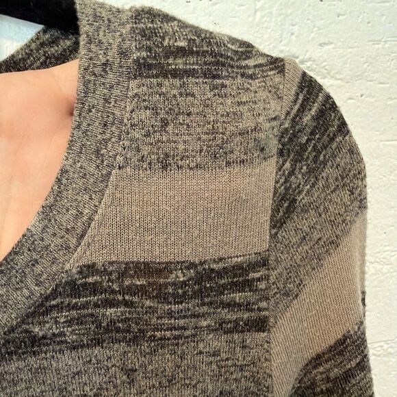 Boho-Chic BDG Long Sleeve Lightweight Asymmetric Dress Med - Picture 8 of 8